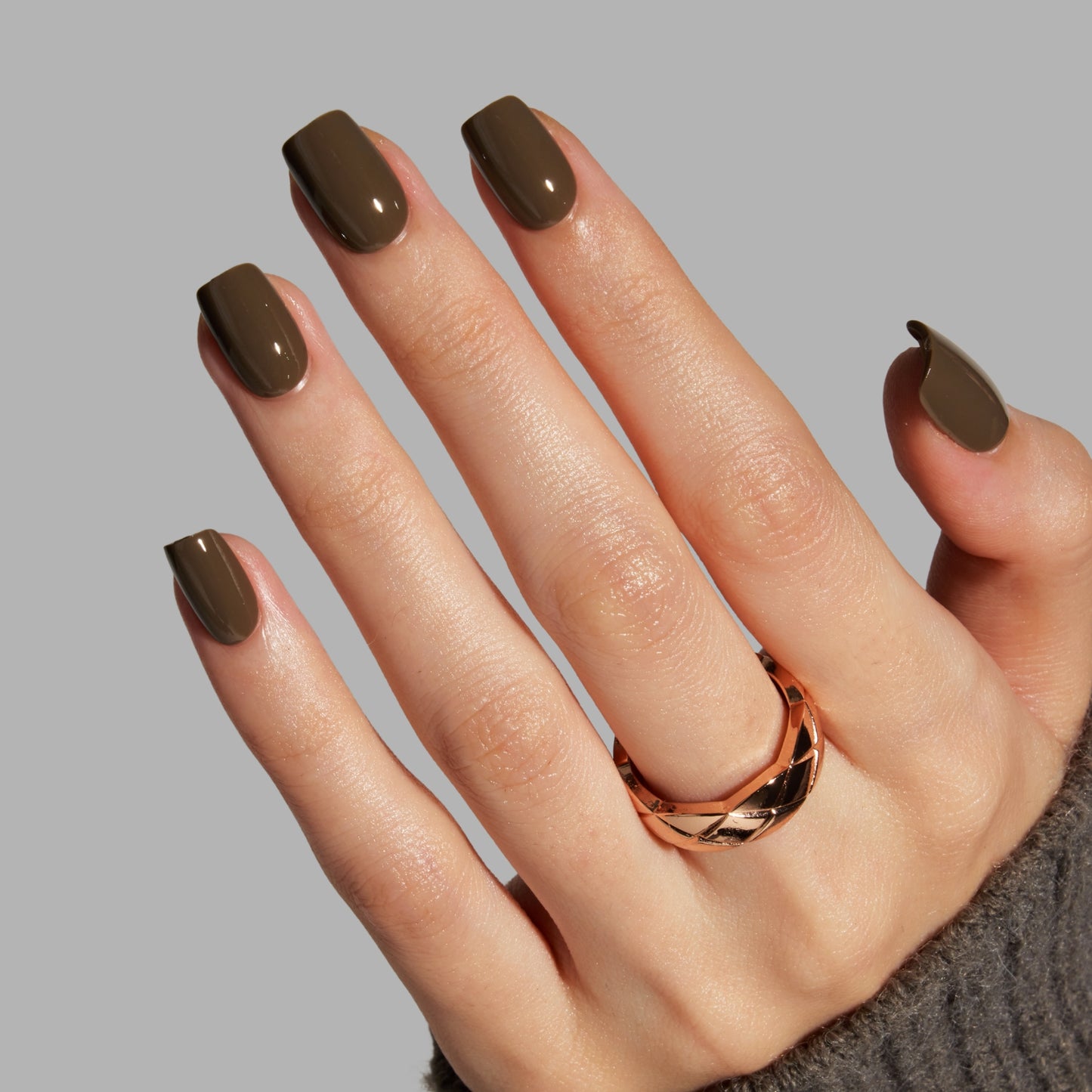 SMOKY OLIVE